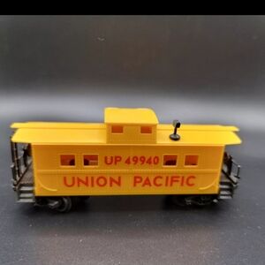 HO Scale Life-Like Horn Hook Train Caboose UNION PACIFIC UP #49940